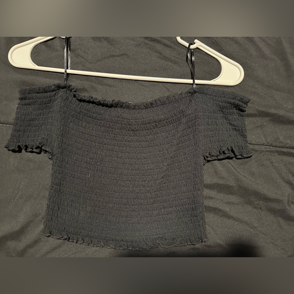 off the shoulders crop